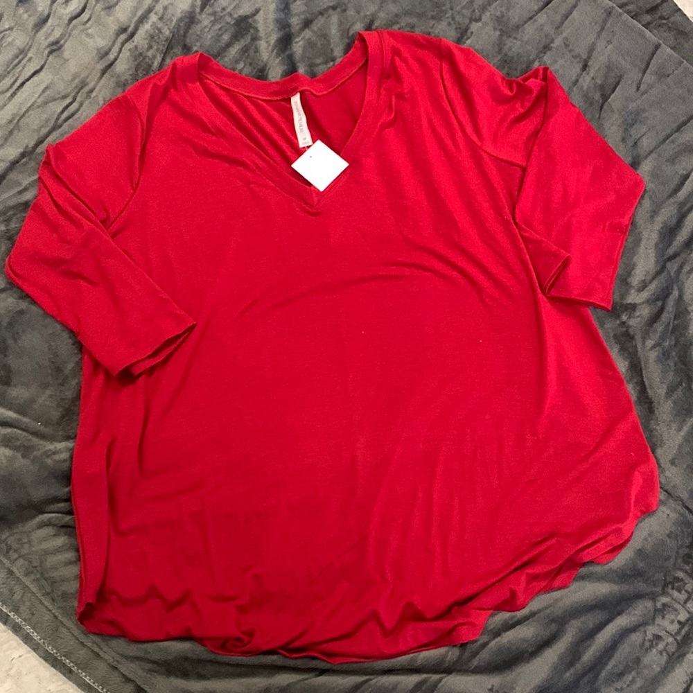 V neck three quarter sleeve top